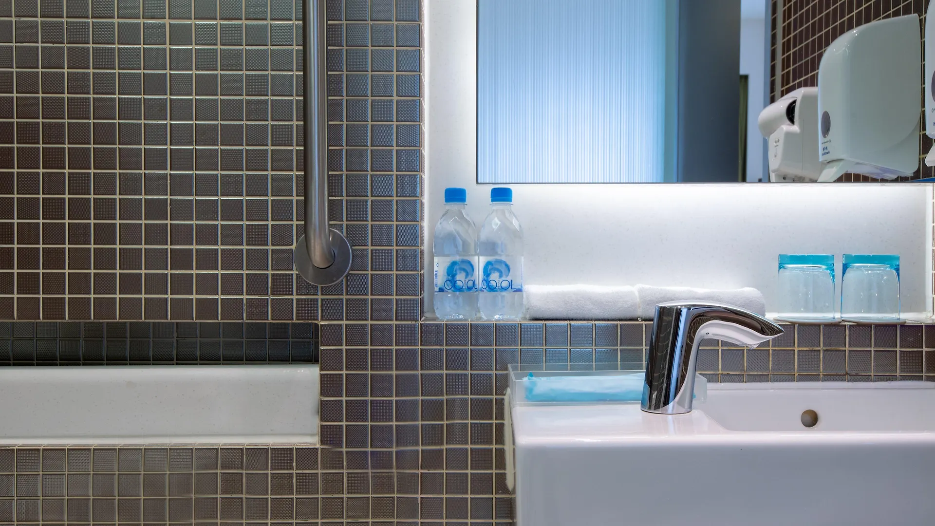 ***  Holiday Inn Express Hong Kong Kowloon East, An Ihg Hotel Chine