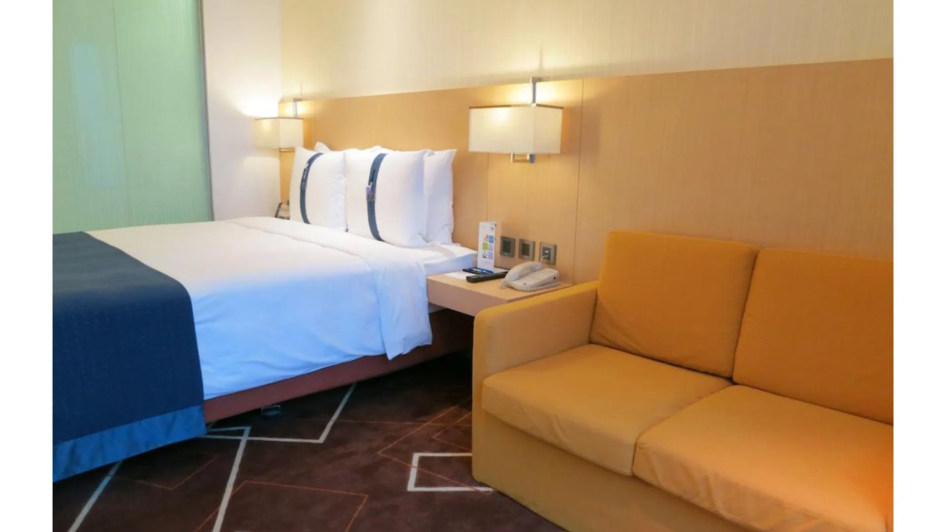 ***  Holiday Inn Express Hong Kong Kowloon East, An Ihg Hotel Chine