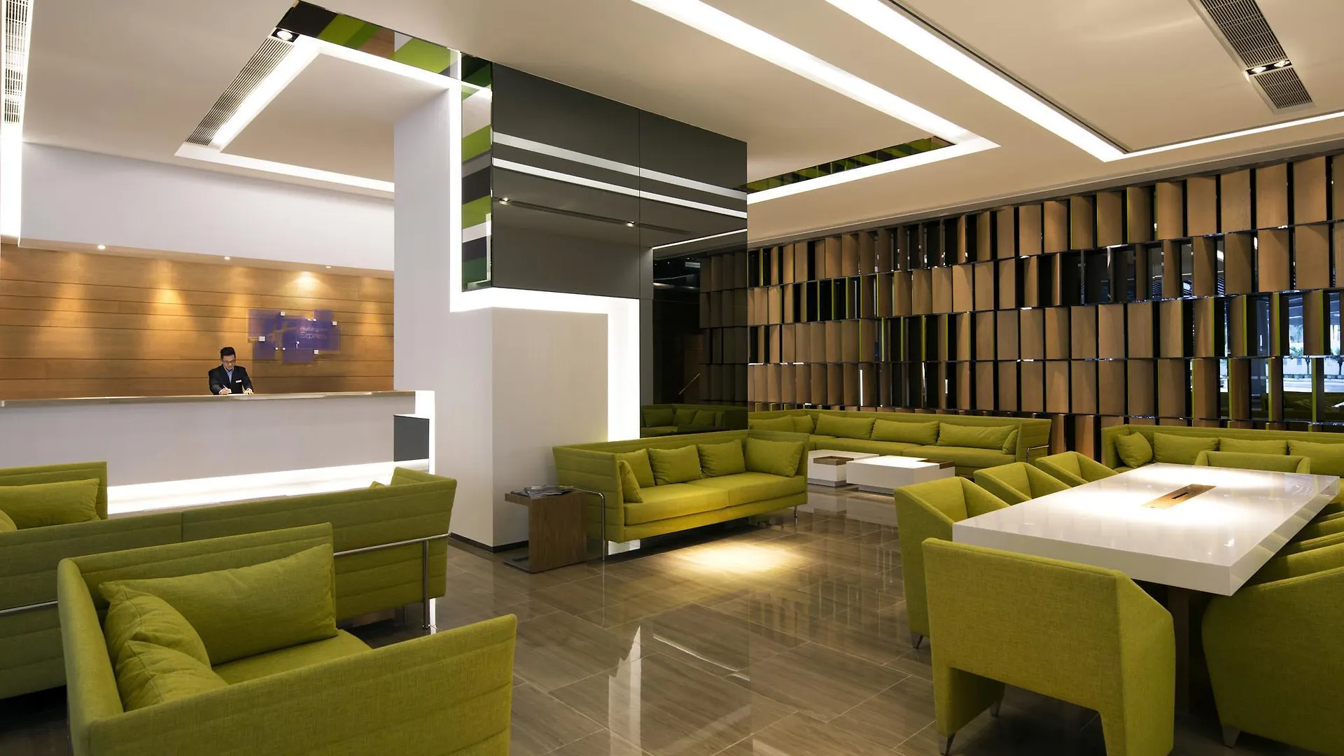 Holiday Inn Express Hong Kong Kowloon East, An Ihg Hotel 3*,