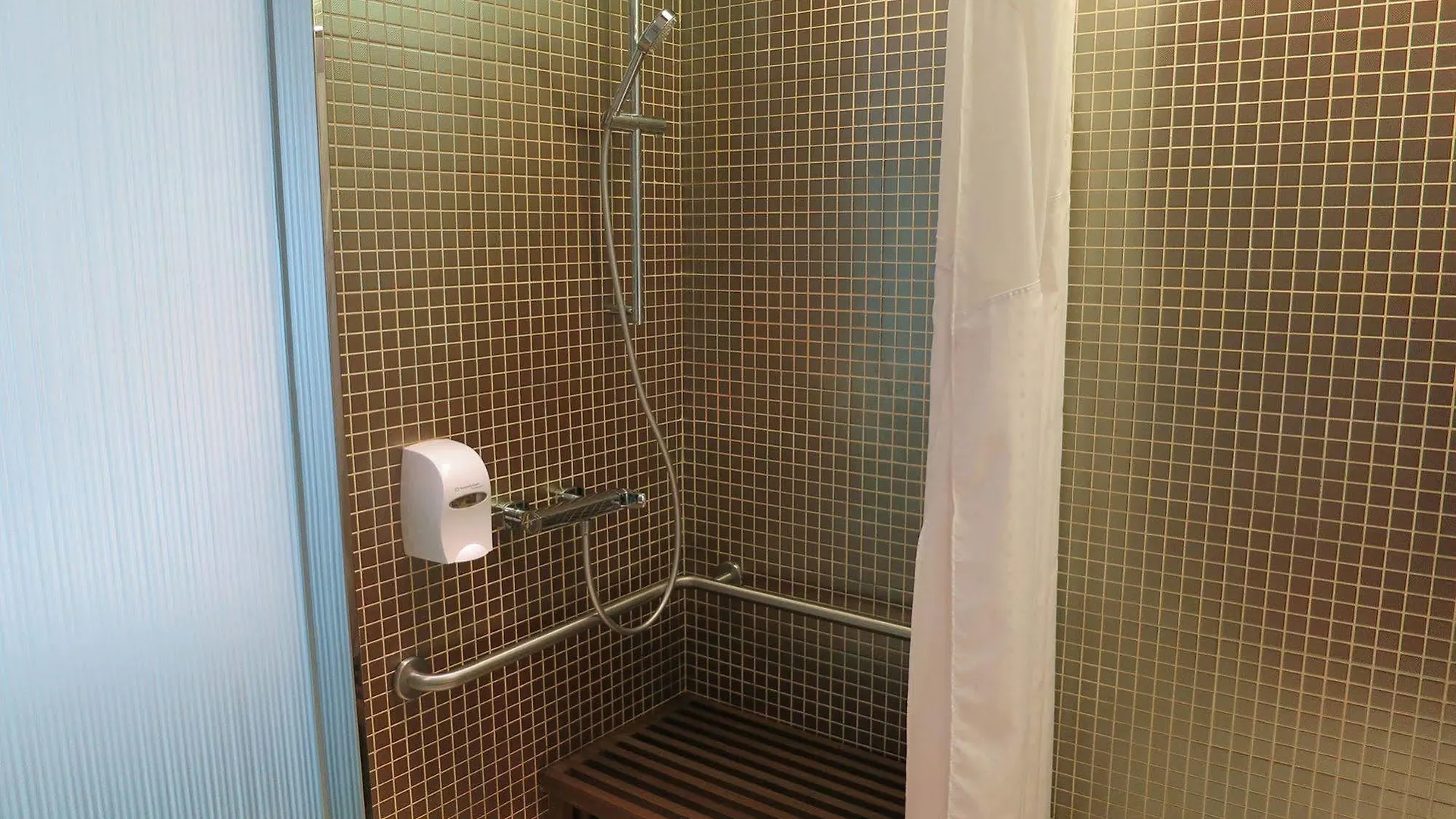 Holiday Inn Express Hong Kong Kowloon East, An Ihg Hotel 3*,