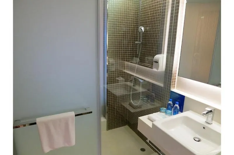 Holiday Inn Express Hong Kong Kowloon East, An Ihg Hotel 3*,